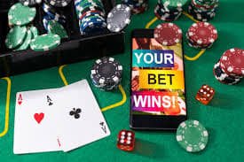 Giao diện mobile sanclub hiển thị bảng cược bóng đá và slot online trên điện thoại